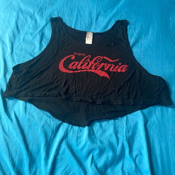 conquer the beauty Tops - Flowy enjoy California crop top